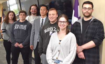 Six ɫtv students (two females and four males) with Assistant Professor Sinchul Back. The students won first and second place in a national Cyber Forensic Student Competition. 